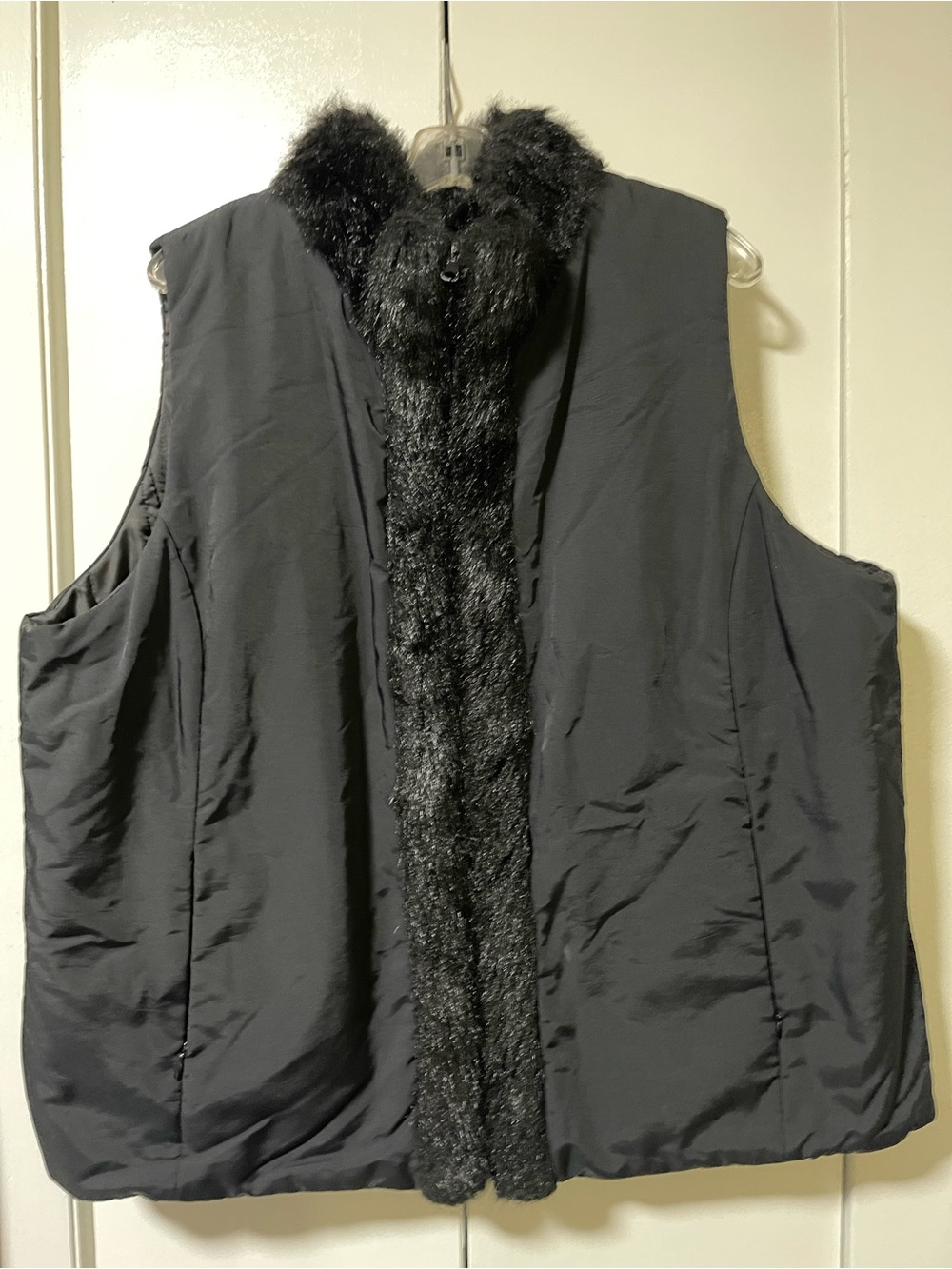 Women's Black Faux Fur-Trim Puffer Vest